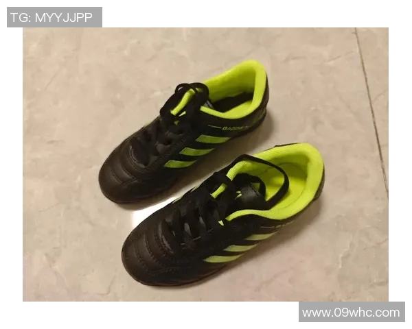 穿碎钉足球鞋的球星们如何在绿茵场上创造传奇表现